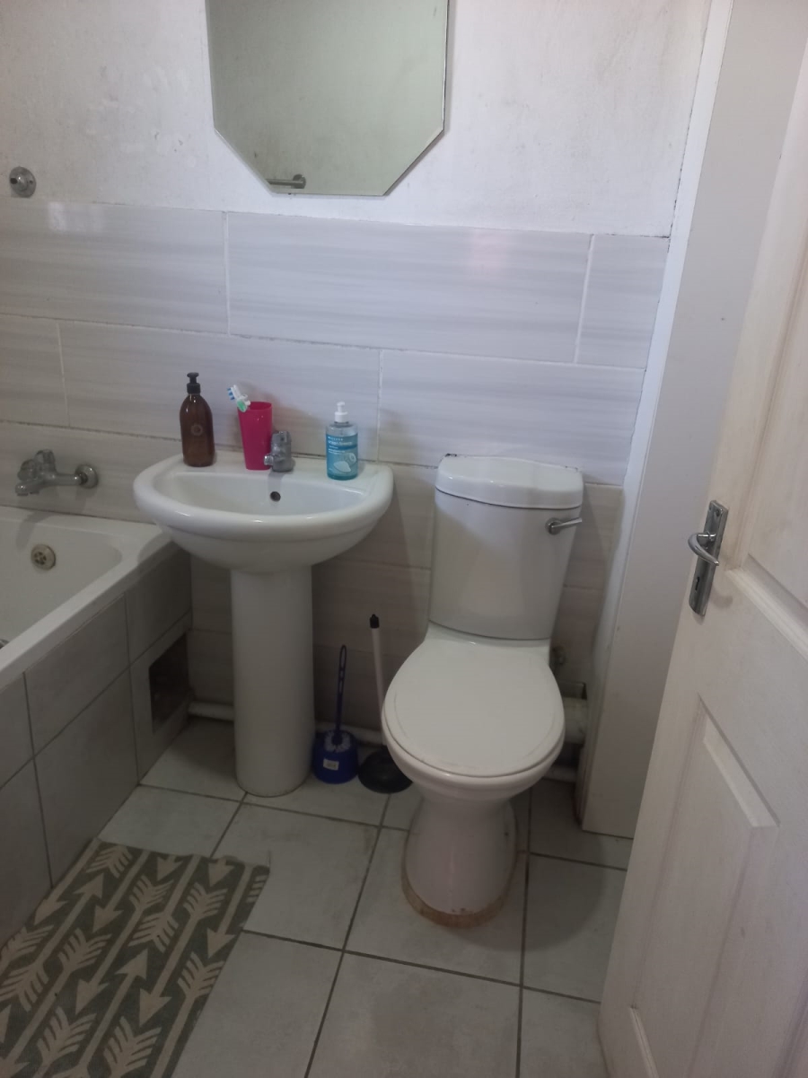 2 Bedroom Property for Sale in Scenery Park Eastern Cape